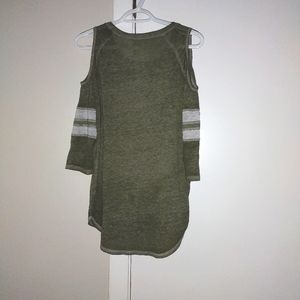 Quarter-length tunic tee with shoulder cutouts, size:small